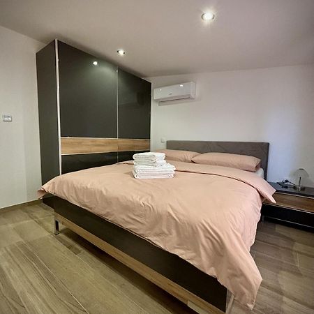 Grande Rosa Apartamento Vrulje  Exterior foto