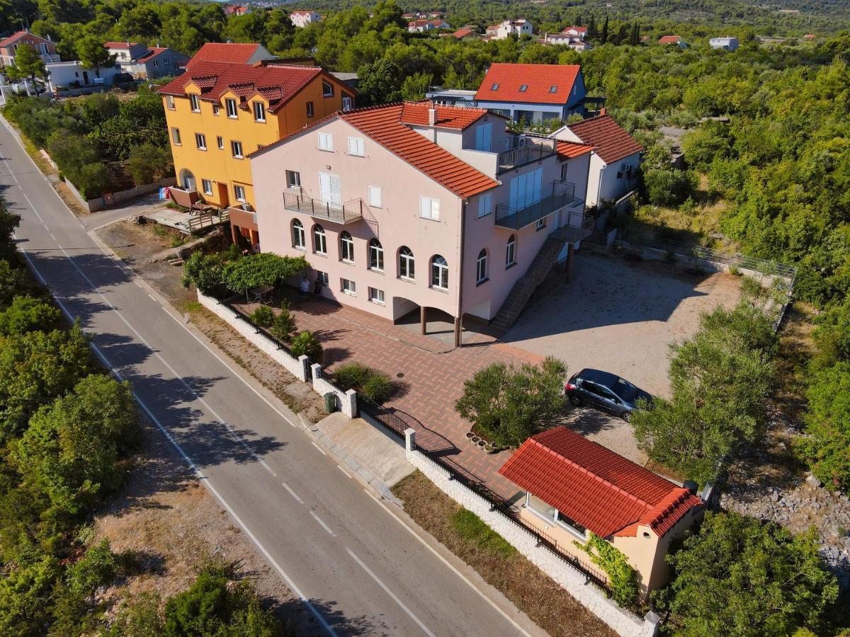 Grande Rosa Apartamento Vrulje  Exterior foto