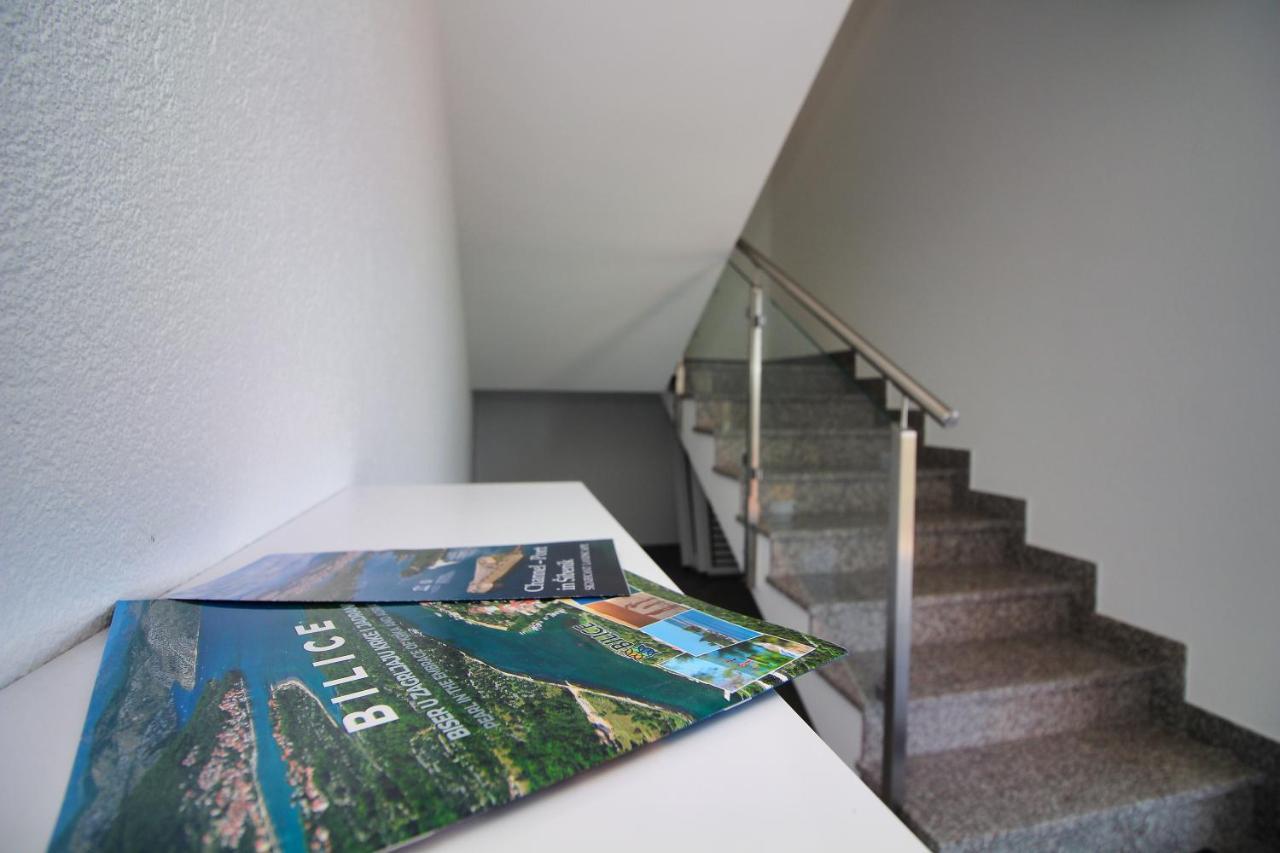 Grande Rosa Apartamento Vrulje  Exterior foto