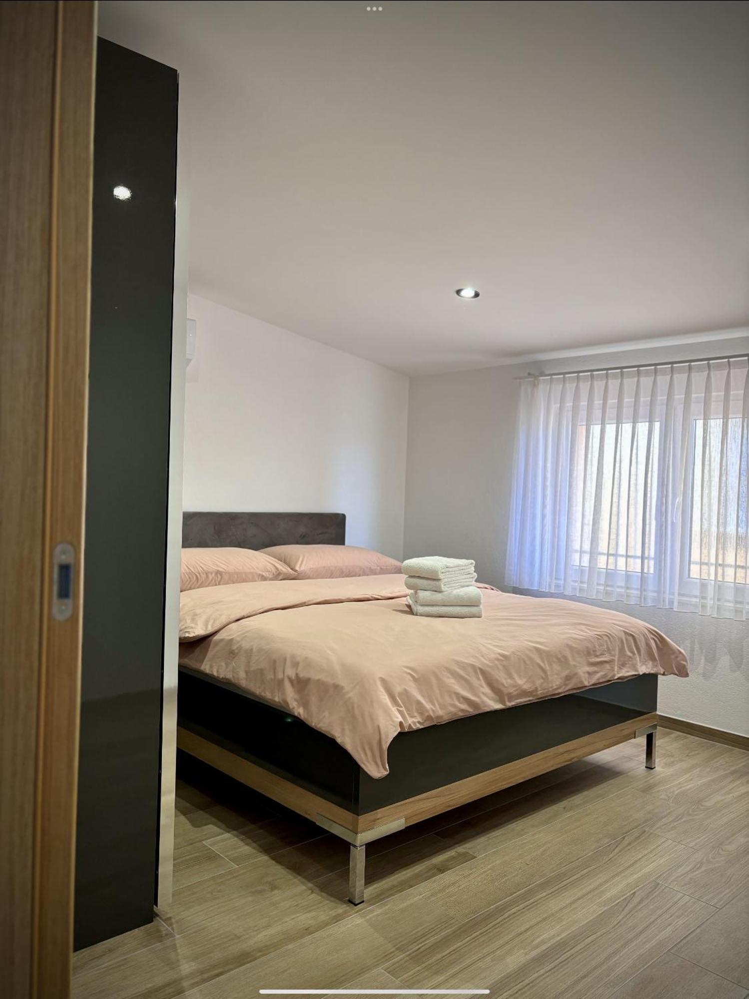 Grande Rosa Apartamento Vrulje  Exterior foto